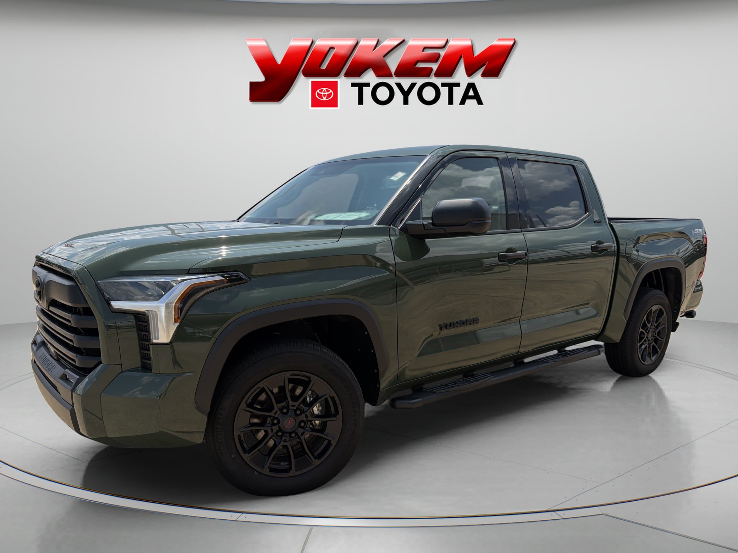 2023 Toyota Tundra 4WD SR5